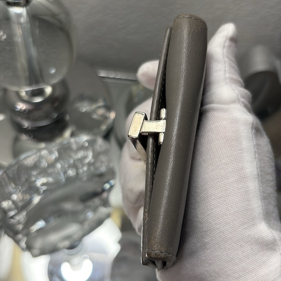 EUC AUTH Salvatore Ferragamo Taupe and Black Leather Key Holder